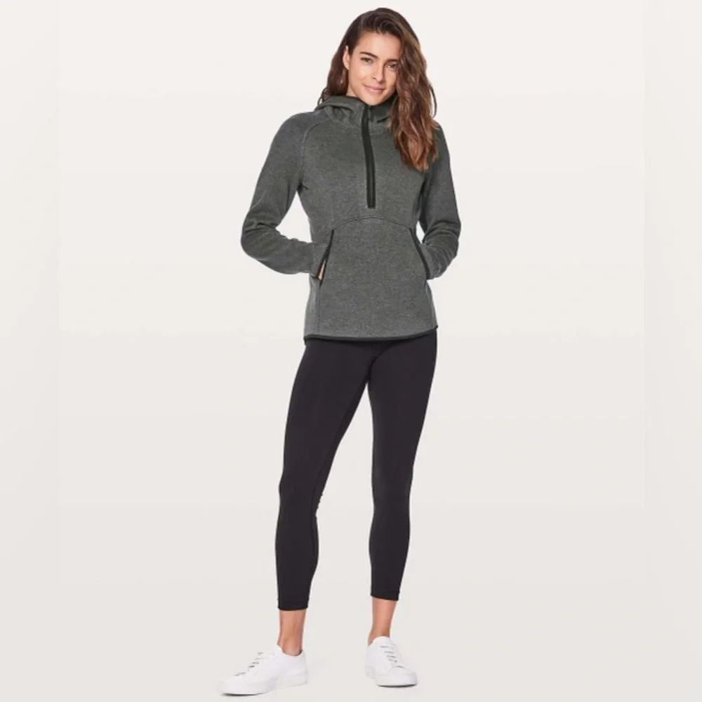 LULULEMON ATHLETICA Fleece and Thank You Pullover in Heathered Black - Picture 2 of 12